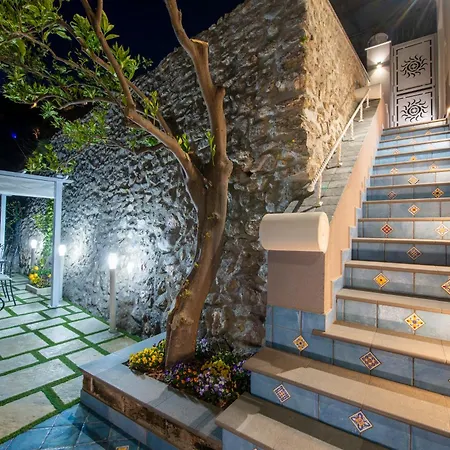 Teresea- Just Steps From The Praiano
