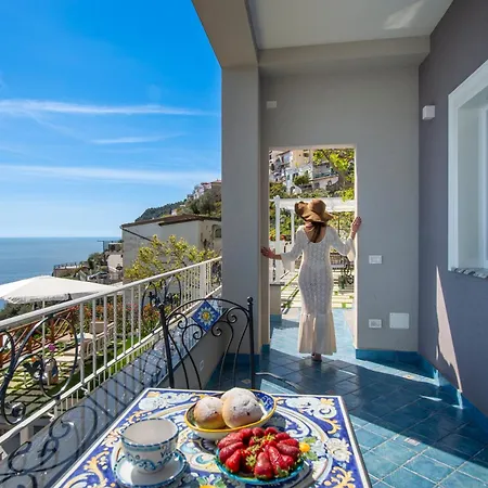 Teresea- Just Steps From The Holiday home