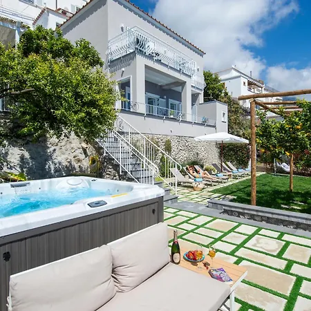 Holiday home Teresea- Just Steps From The Praiano